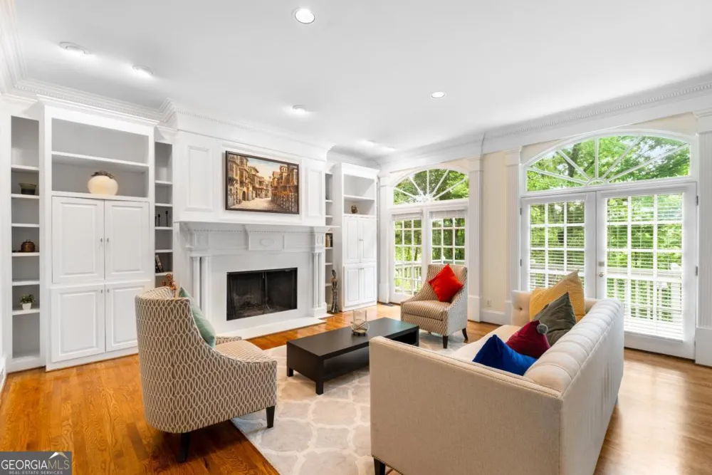 345 W Berwicke CMN NE Sandy Springs, GA 30342