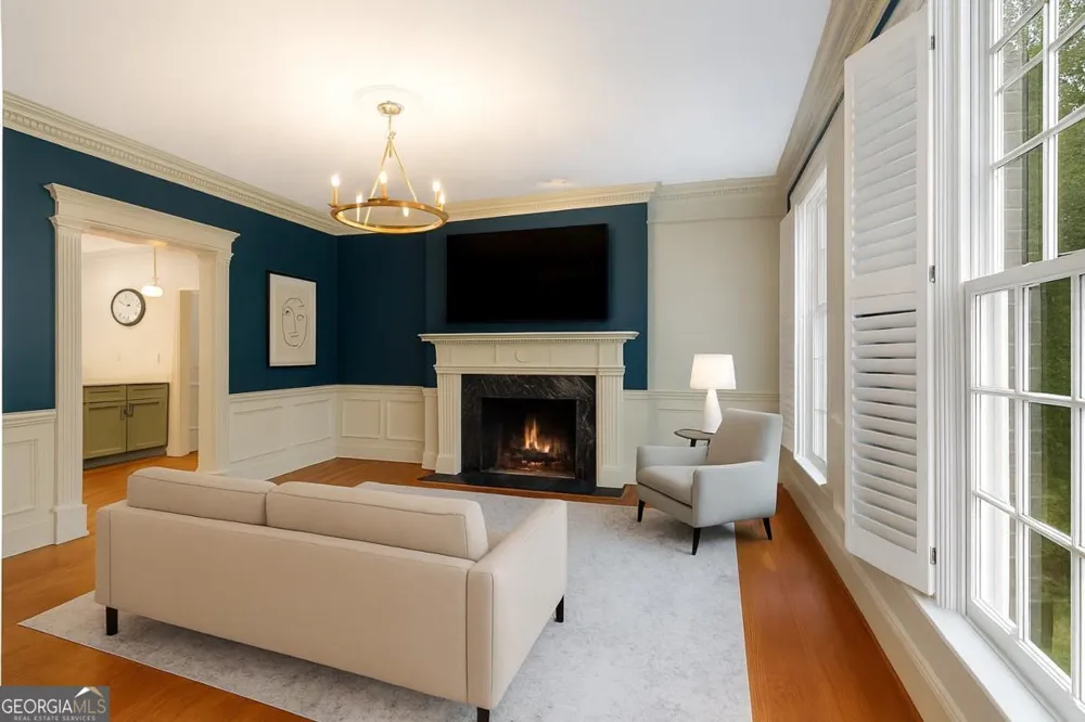 345 W Berwicke CMN NE Sandy Springs, GA 30342