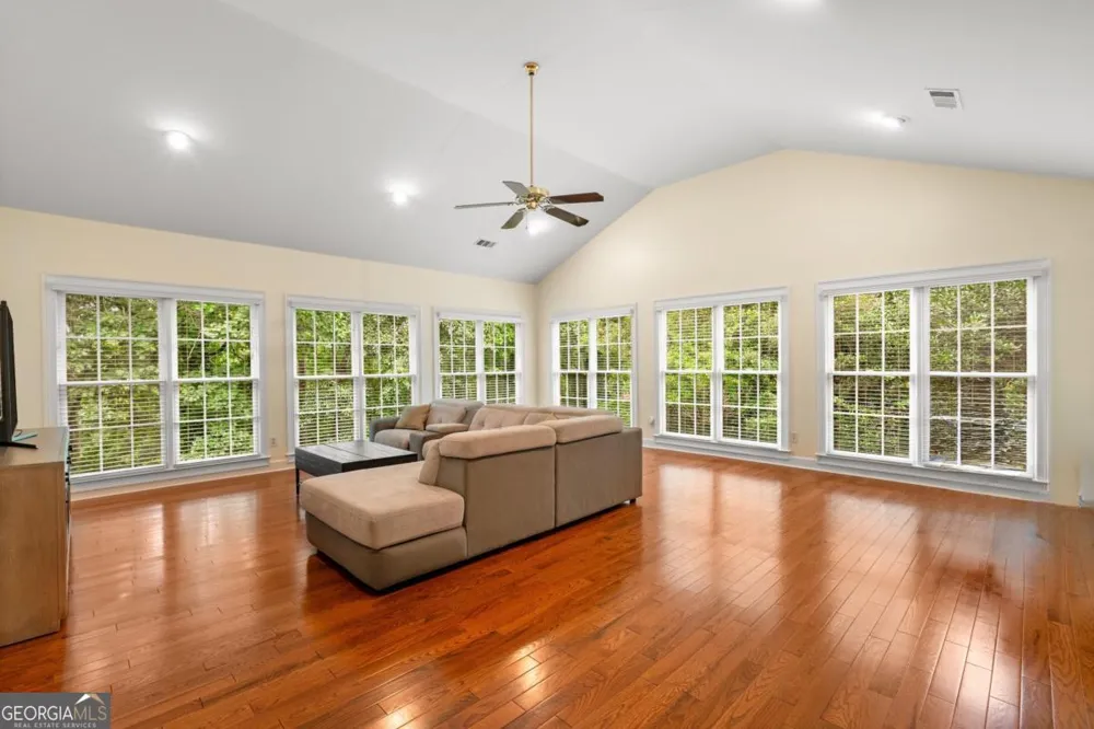 345 W Berwicke CMN NE Sandy Springs, GA 30342