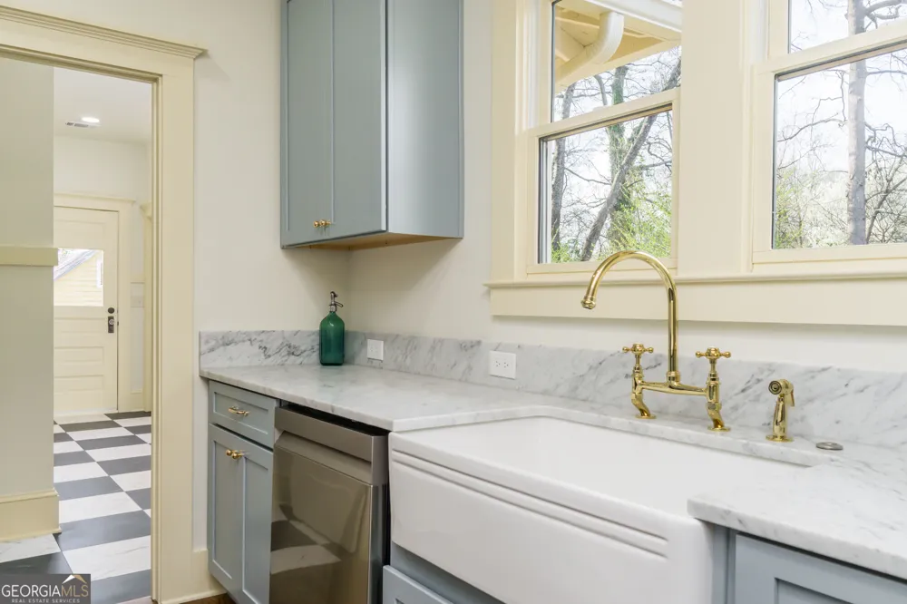 3117 Semmes ST East Point, GA 30344