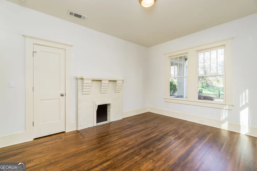 3117 Semmes ST East Point, GA 30344