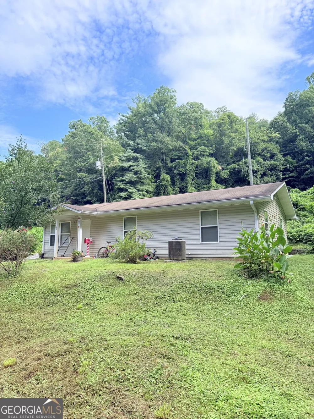 242 Old Chechero RD Clayton, GA 30525