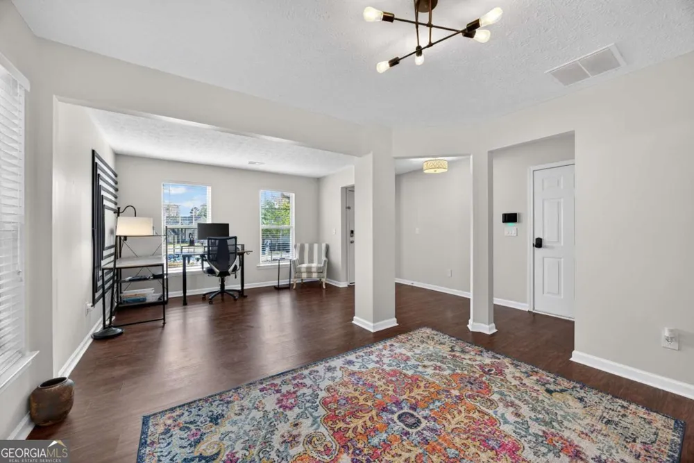 9899 Vista CIR Union City, GA 30291