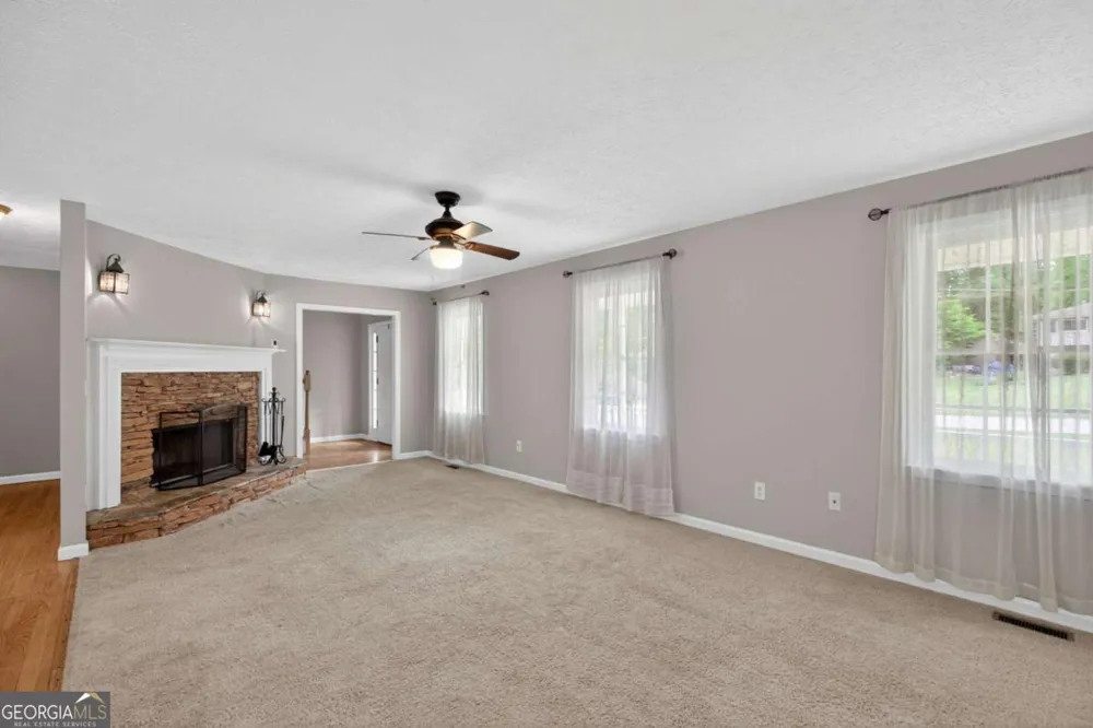 3301 Connie WAY Winston, GA 30187