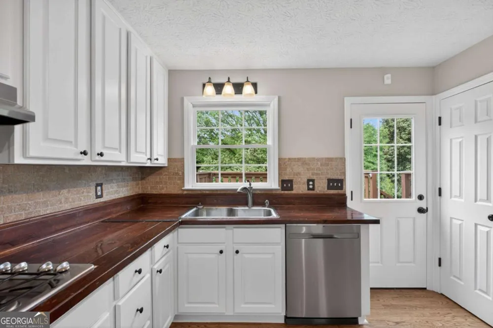 3301 Connie WAY Winston, GA 30187