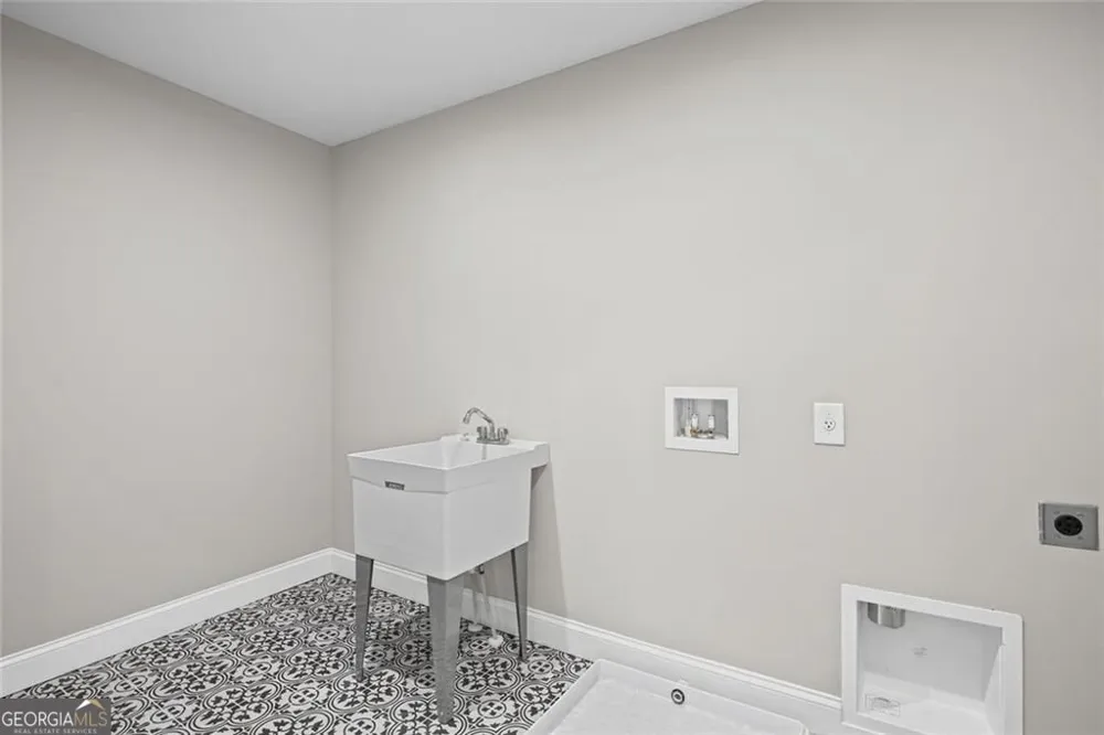 716 Conley DR Canton, GA 30115