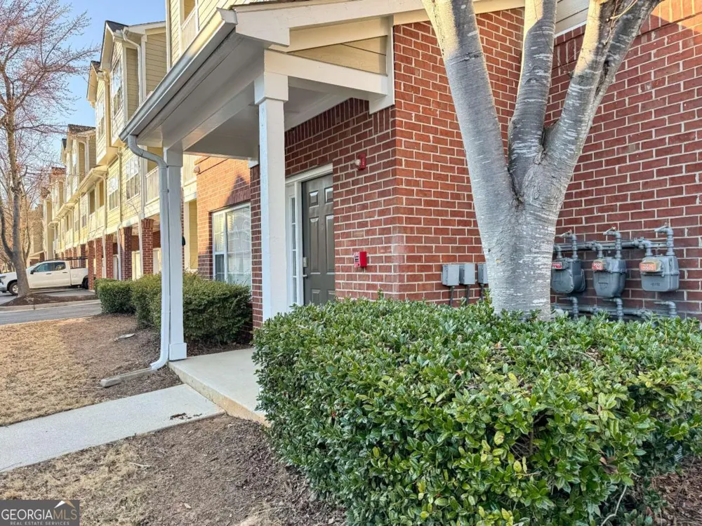 8001 Woodland LN Alpharetta, GA 30009