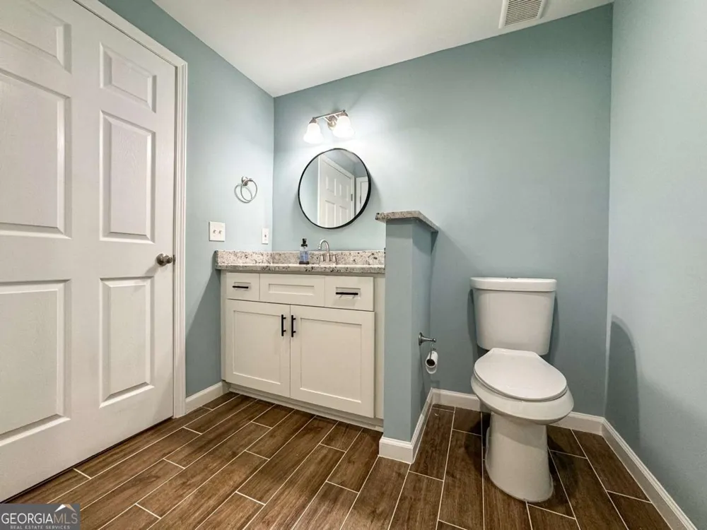8001 Woodland LN Alpharetta, GA 30009