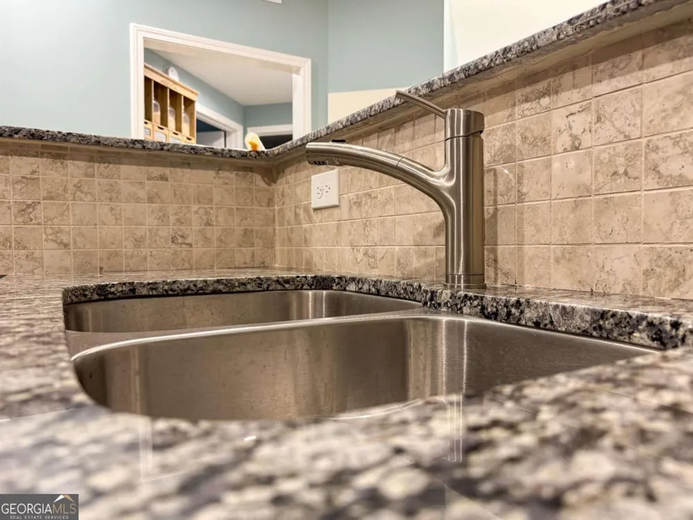 8001 Woodland LN Alpharetta, GA 30009