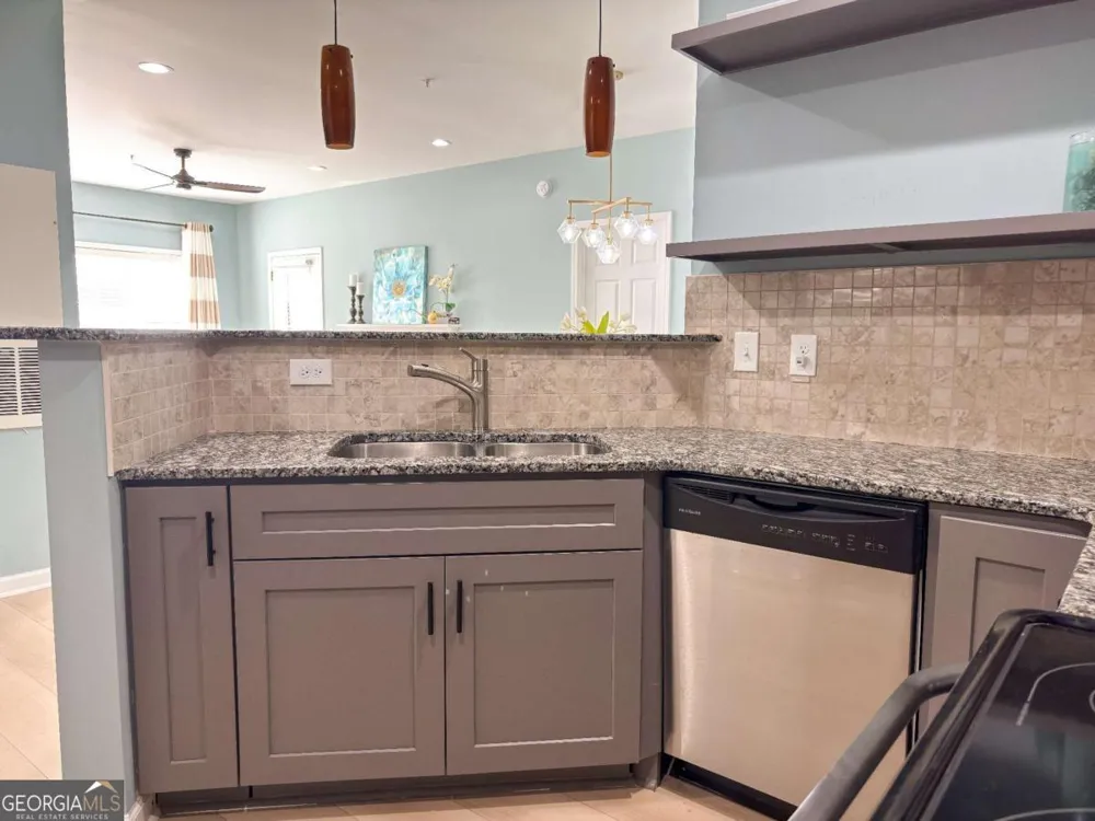 8001 Woodland LN Alpharetta, GA 30009