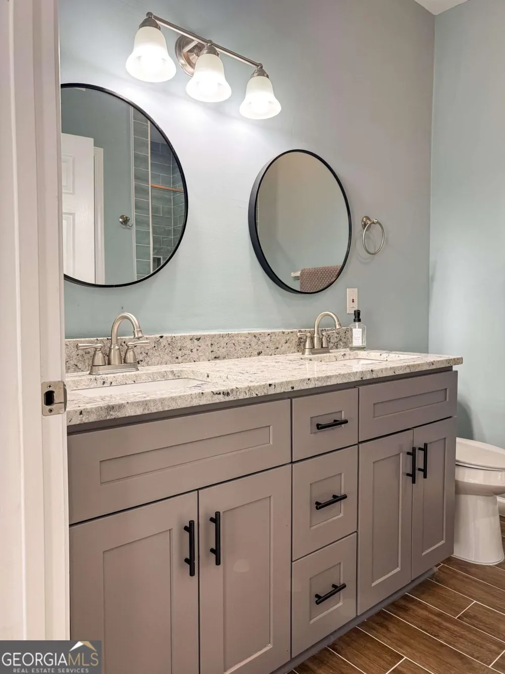 8001 Woodland LN Alpharetta, GA 30009