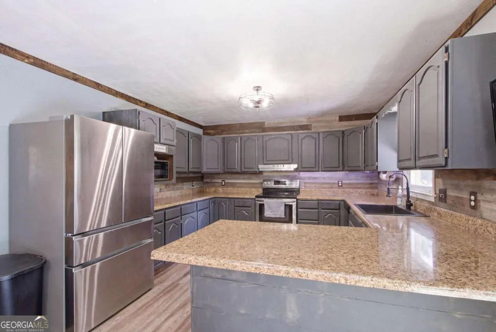65 Tradewinds RD Cleveland, GA 30528