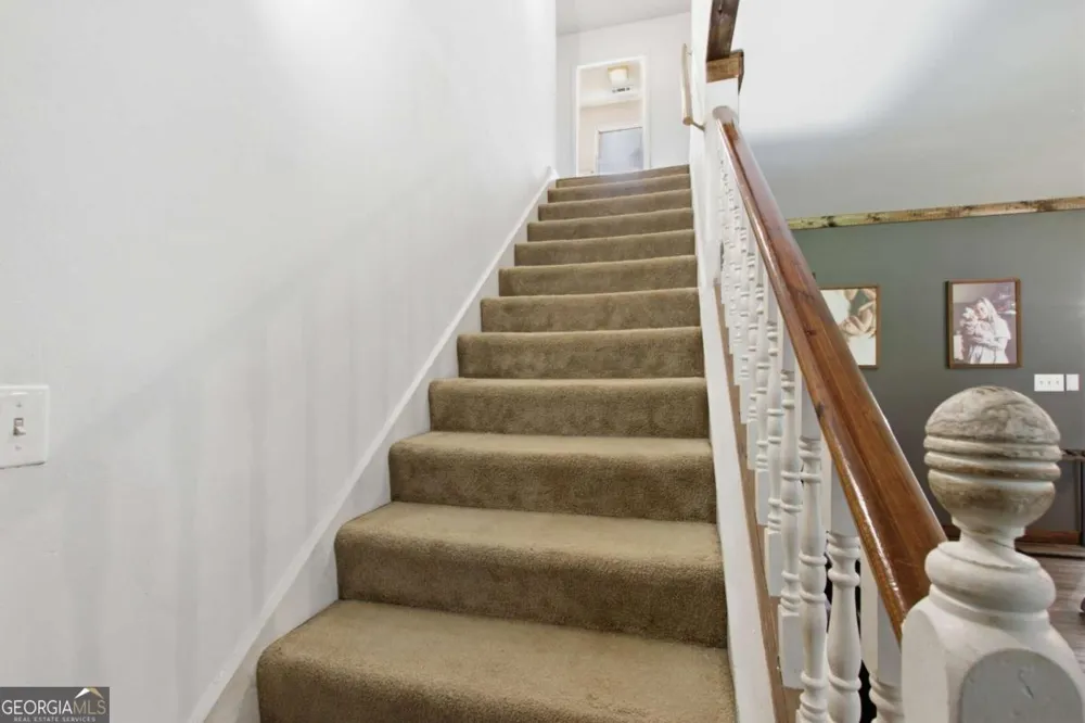 65 Tradewinds RD Cleveland, GA 30528