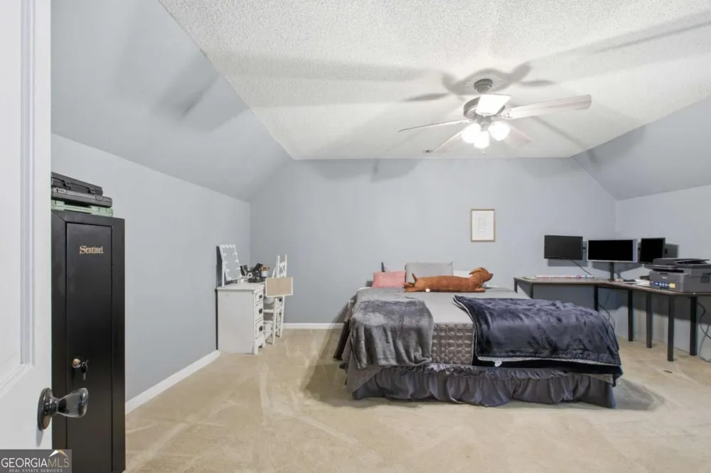 65 Tradewinds RD Cleveland, GA 30528
