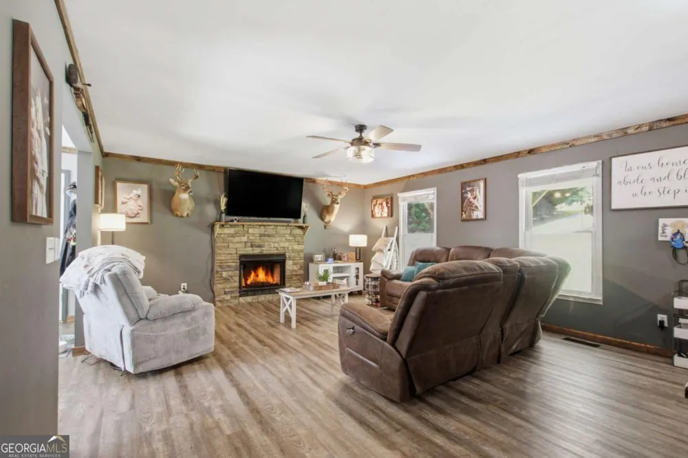 65 Tradewinds RD Cleveland, GA 30528
