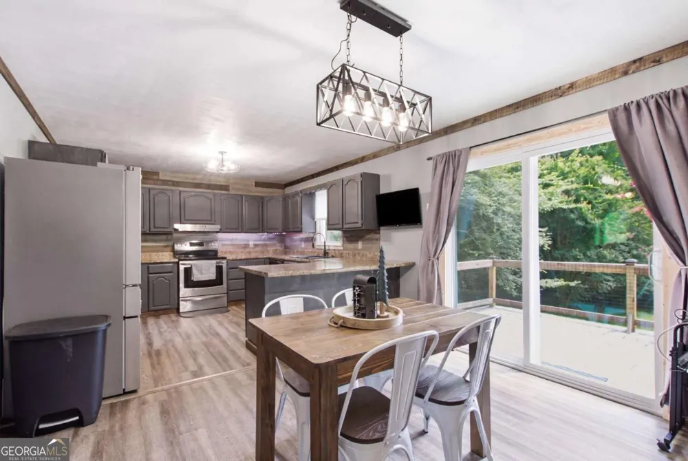 65 Tradewinds RD Cleveland, GA 30528