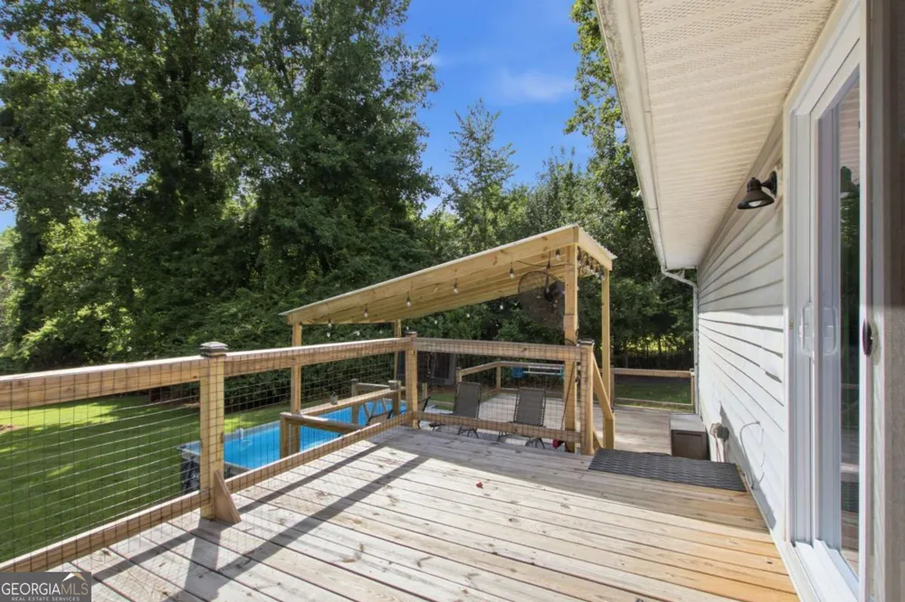 65 Tradewinds RD Cleveland, GA 30528