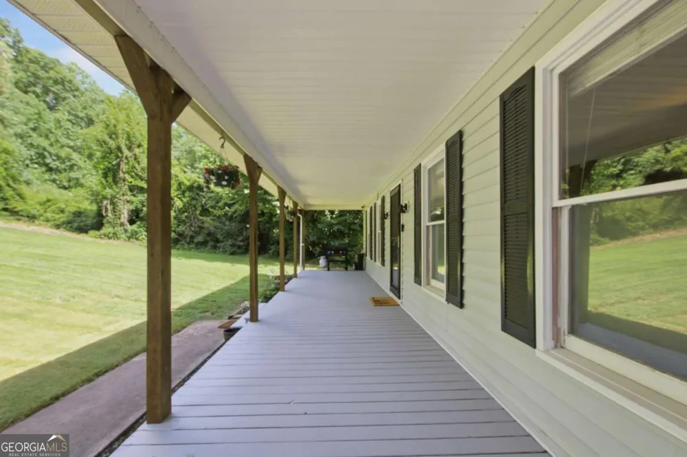 65 Tradewinds RD Cleveland, GA 30528