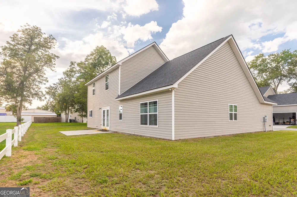 410 A N Caswell ST Glennville, GA 30427