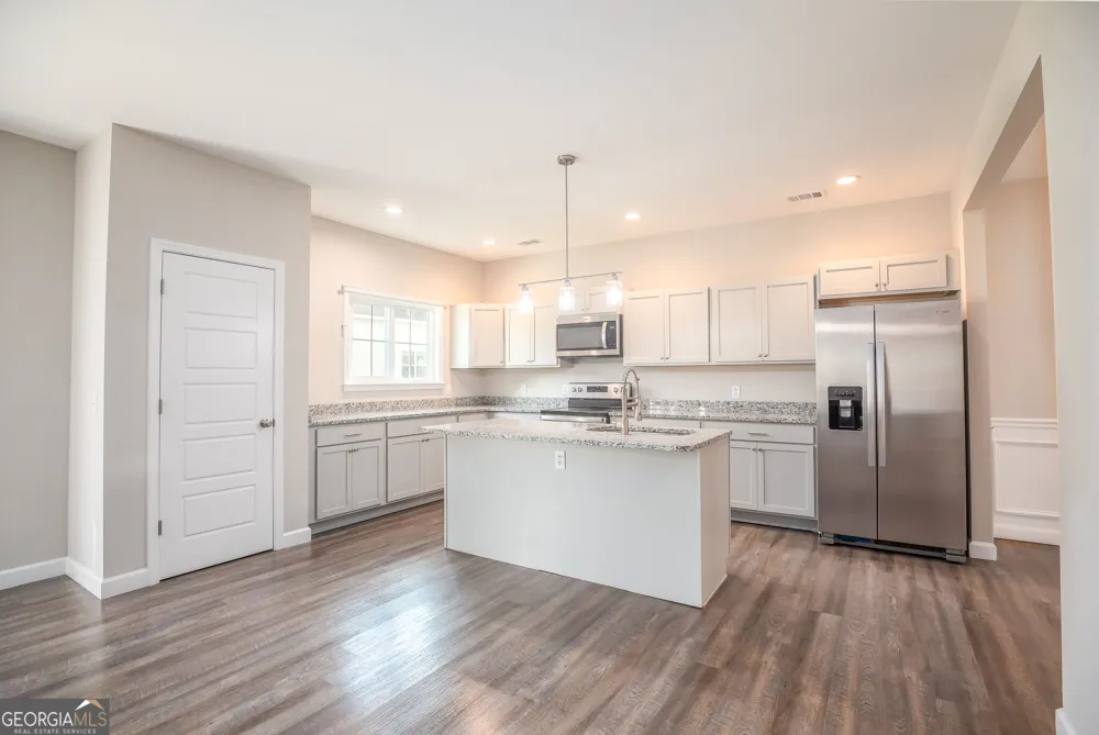 410 A N Caswell ST Glennville, GA 30427