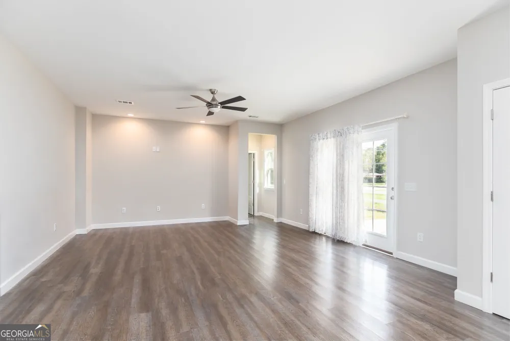 410 A N Caswell ST Glennville, GA 30427