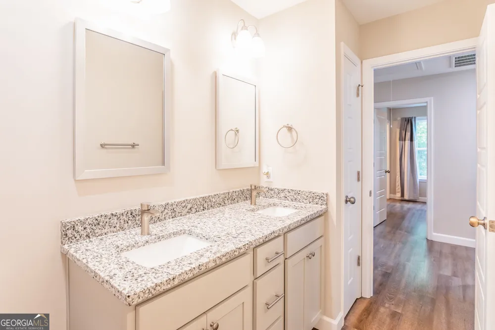 410 A N Caswell ST Glennville, GA 30427