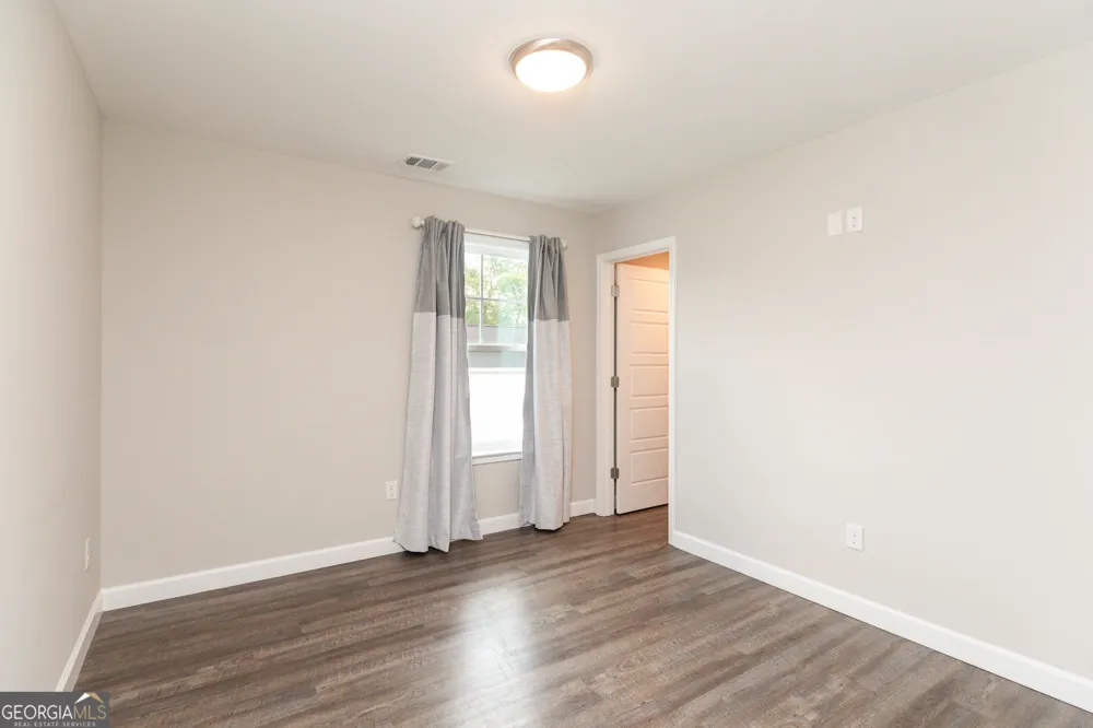 410 A N Caswell ST Glennville, GA 30427