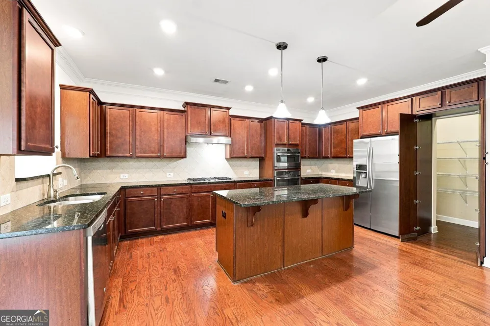 810 Grand Reserve DR Suwanee, GA 30024