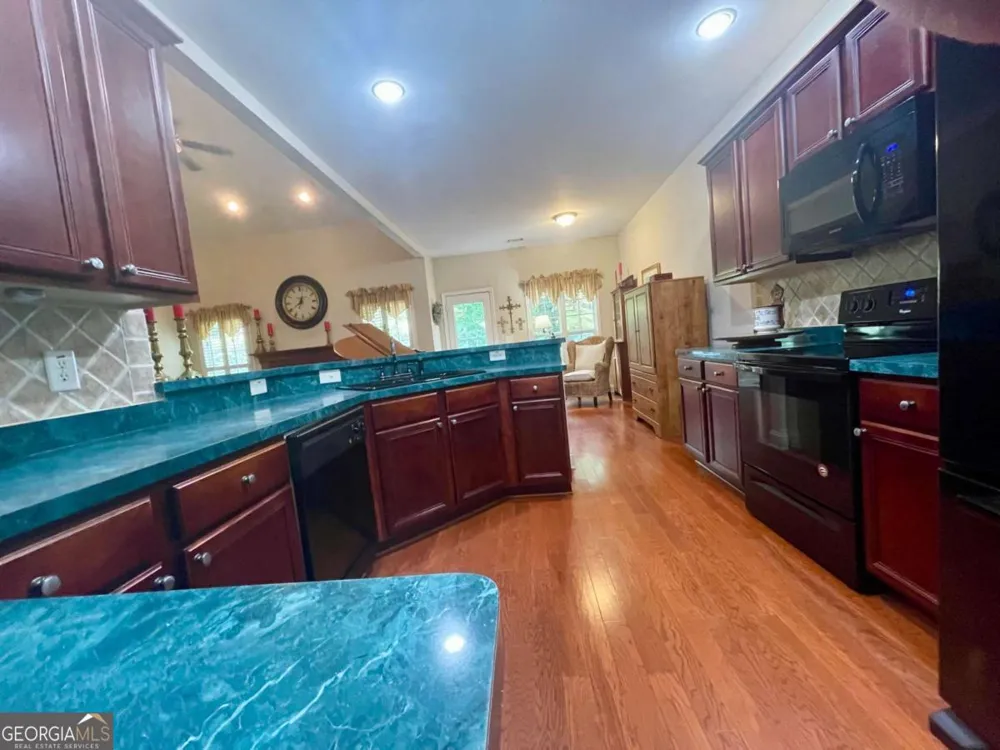 930 Vinings DR Winder, GA 30680