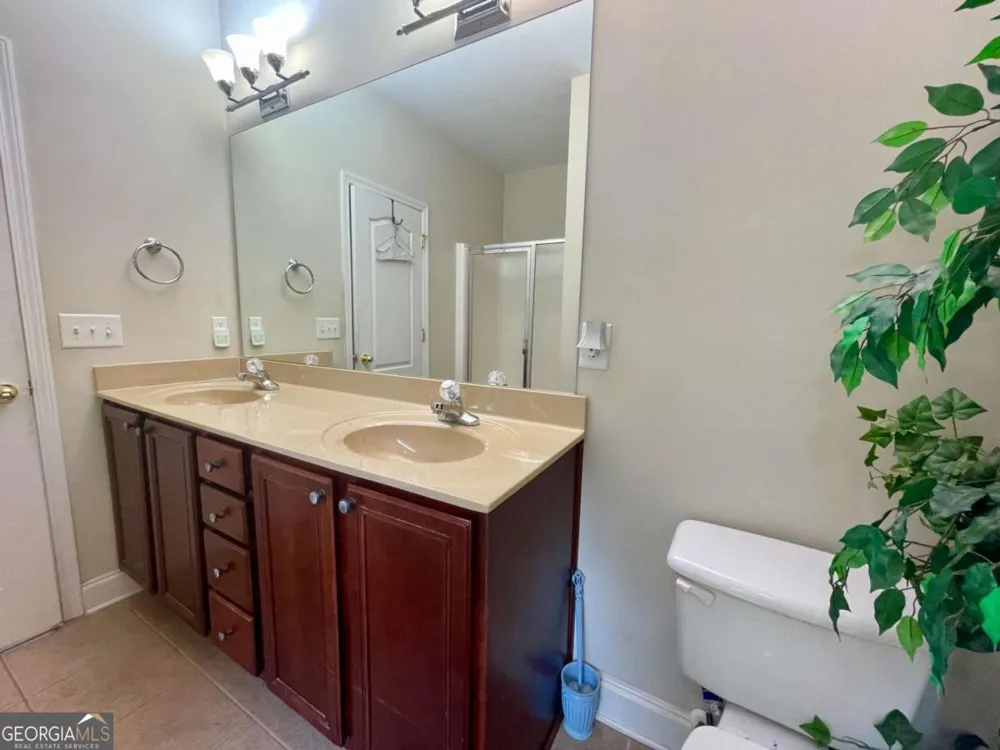 930 Vinings DR Winder, GA 30680