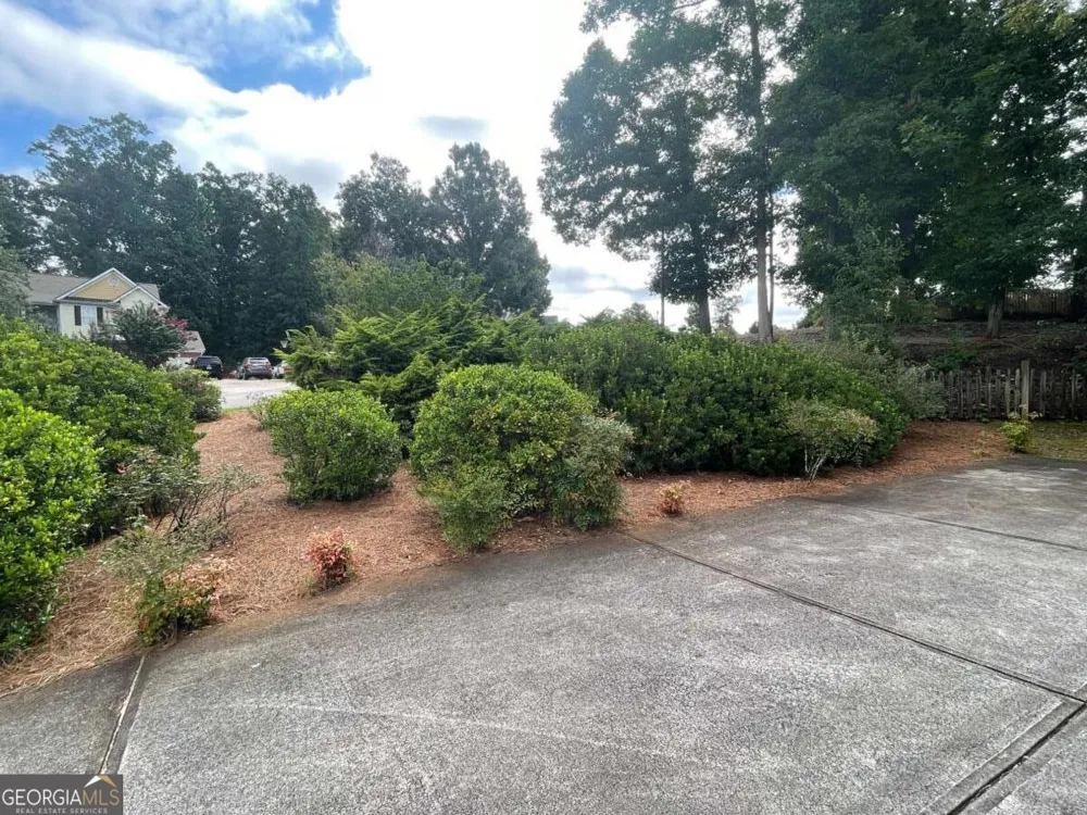 930 Vinings DR Winder, GA 30680
