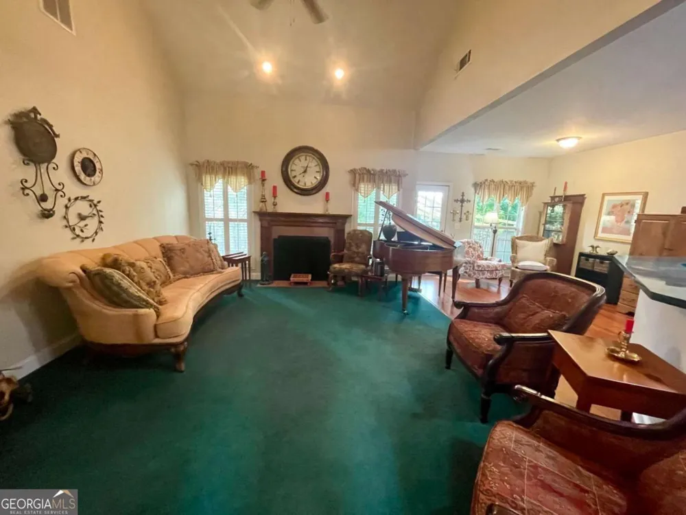 930 Vinings DR Winder, GA 30680