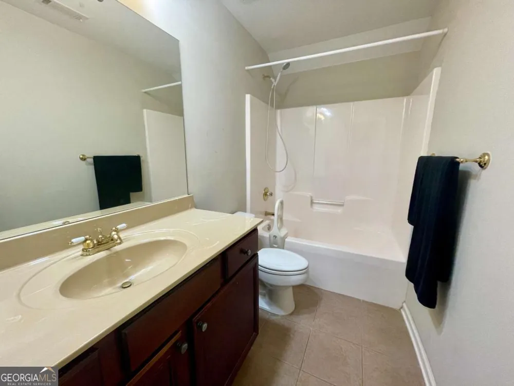 930 Vinings DR Winder, GA 30680