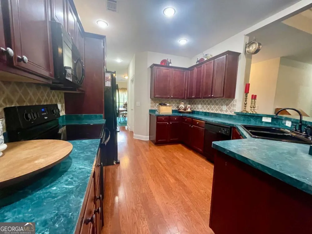 930 Vinings DR Winder, GA 30680