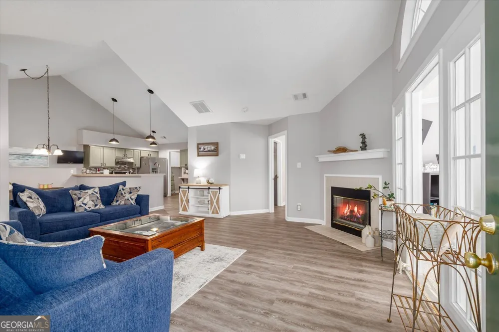 2191 Rockbridge RD Stone Mountain, GA 30087