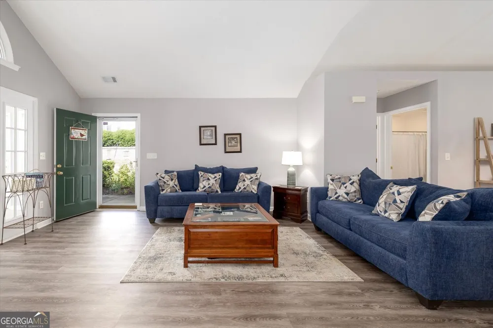 2191 Rockbridge RD Stone Mountain, GA 30087