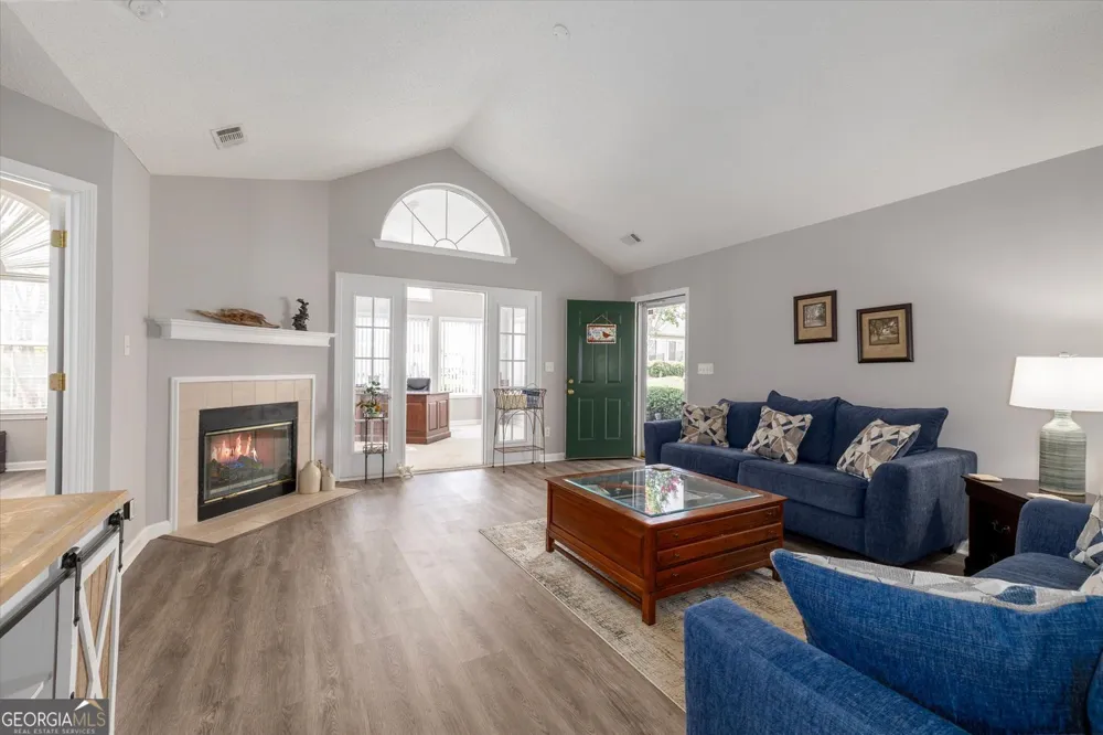 2191 Rockbridge RD Stone Mountain, GA 30087
