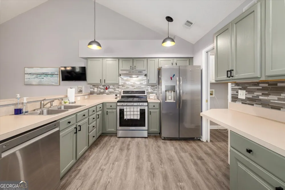 2191 Rockbridge RD Stone Mountain, GA 30087