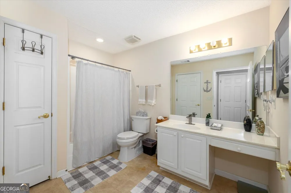 2191 Rockbridge RD Stone Mountain, GA 30087