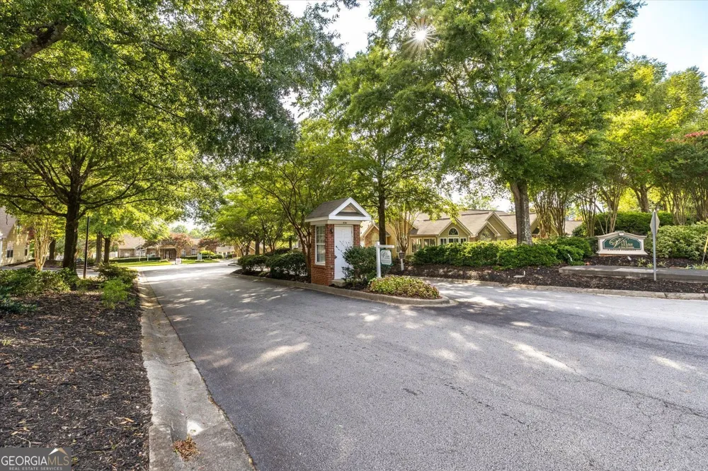 2191 Rockbridge RD Stone Mountain, GA 30087