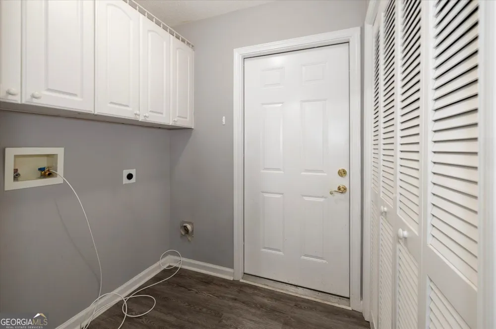 2191 Rockbridge RD Stone Mountain, GA 30087