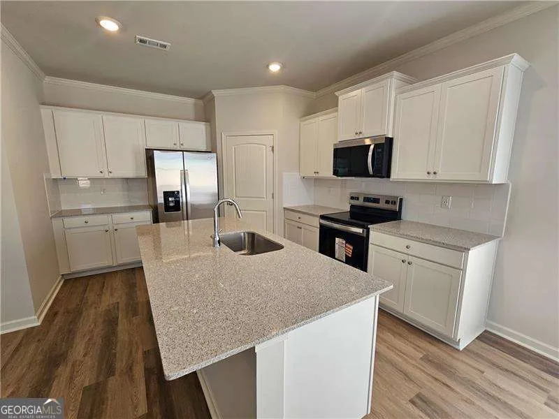 27 Berryville DR Dawsonville, GA 30534