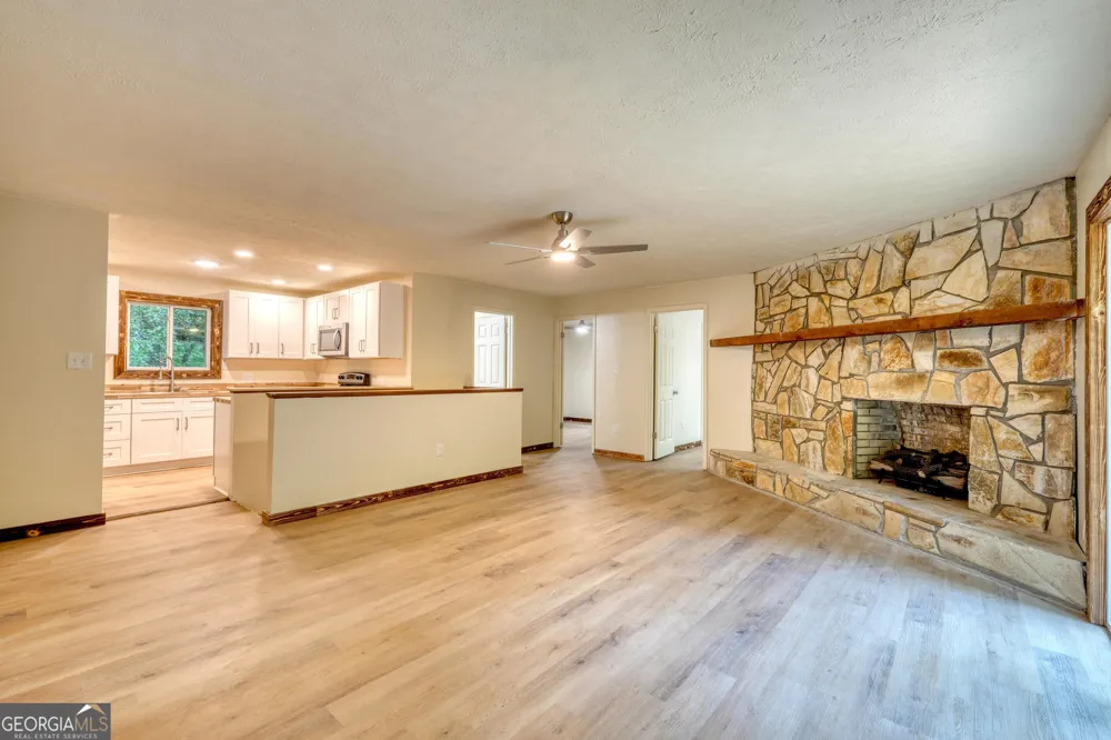 198 Big Rock DR Hayesville, NC 28904