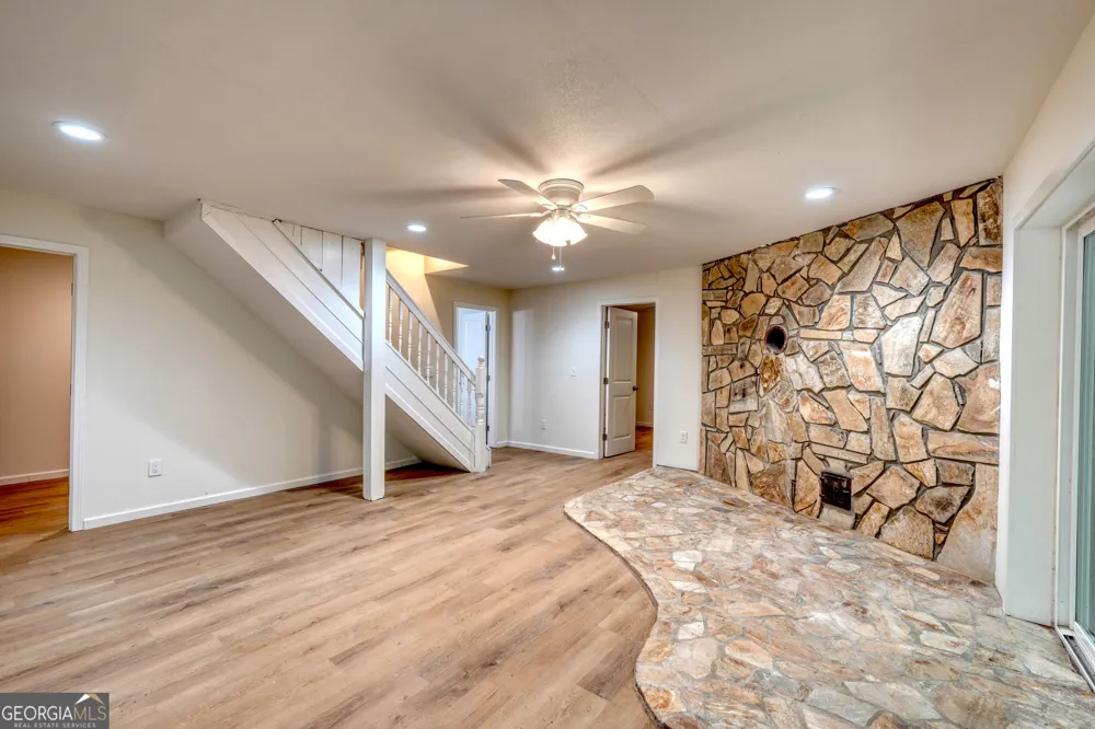 198 Big Rock DR Hayesville, NC 28904