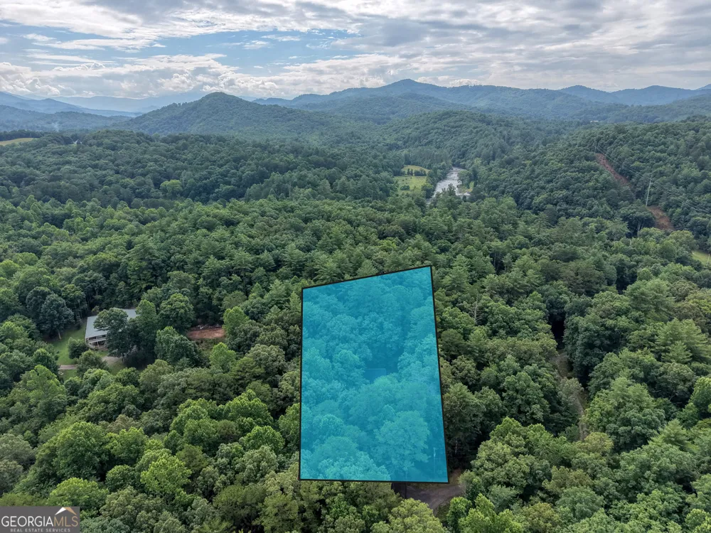 198 Big Rock DR Hayesville, NC 28904