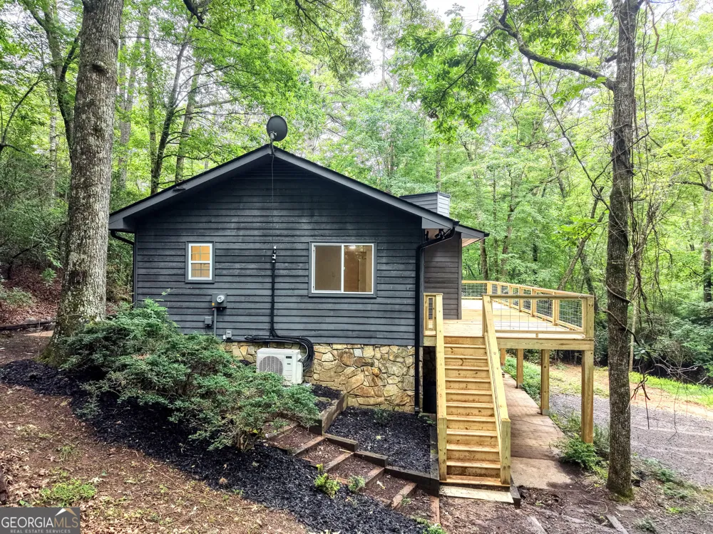 198 Big Rock DR Hayesville, NC 28904