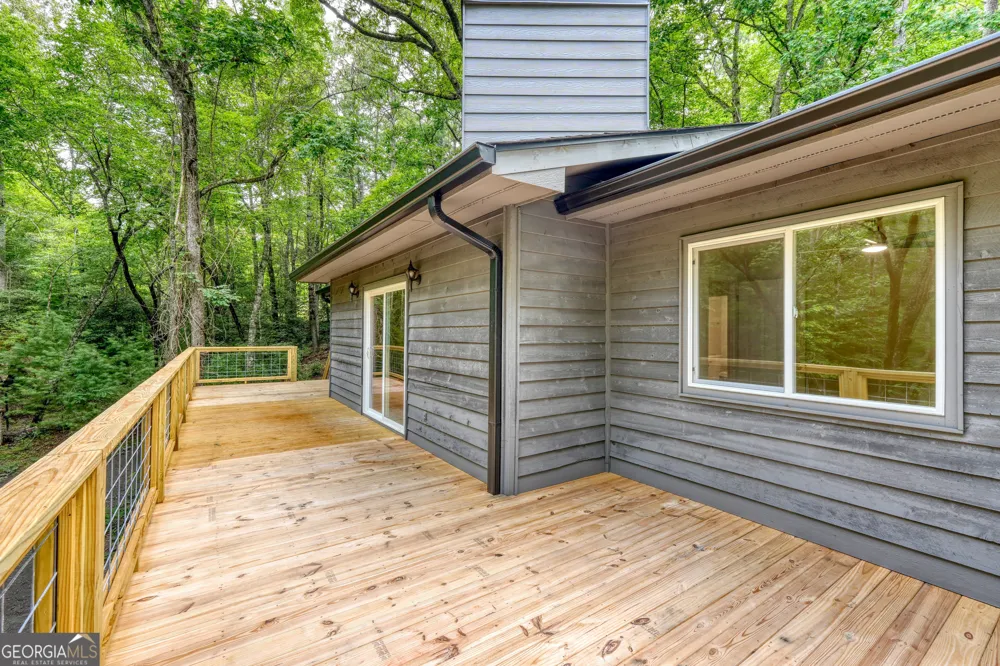 198 Big Rock DR Hayesville, NC 28904