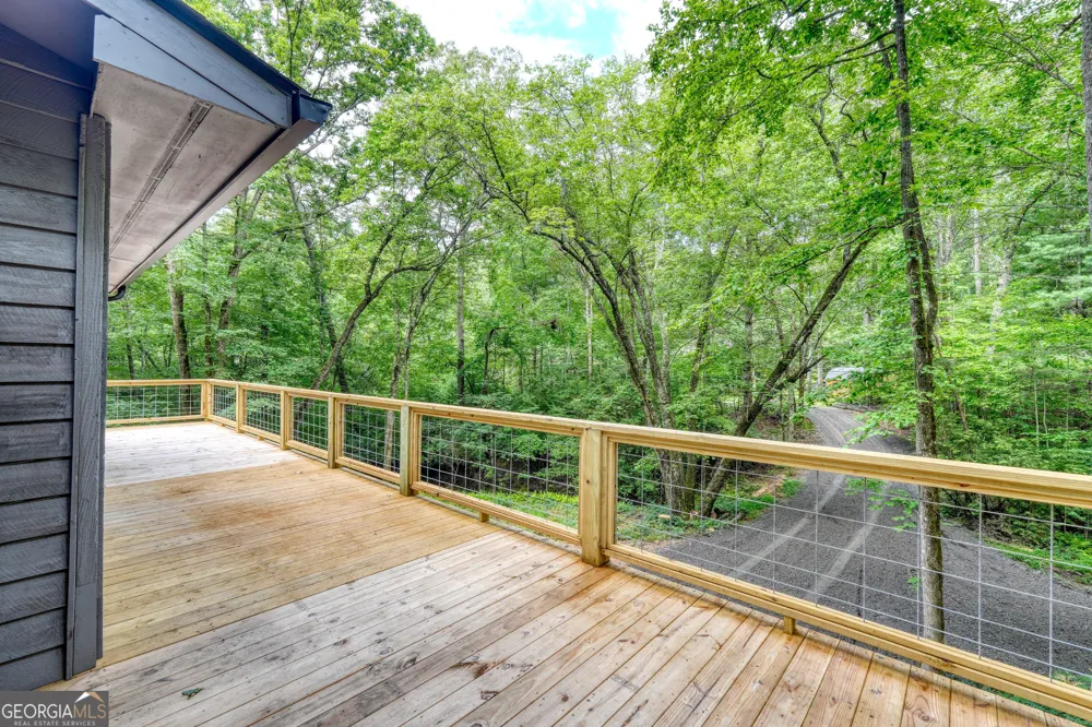198 Big Rock DR Hayesville, NC 28904