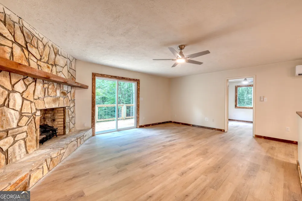 198 Big Rock DR Hayesville, NC 28904