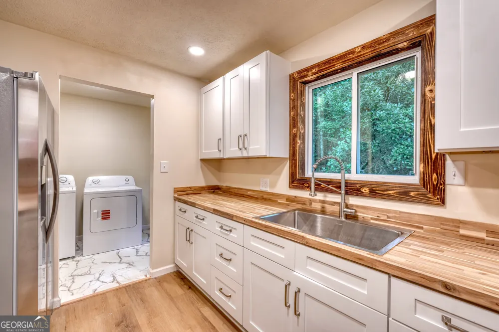 198 Big Rock DR Hayesville, NC 28904